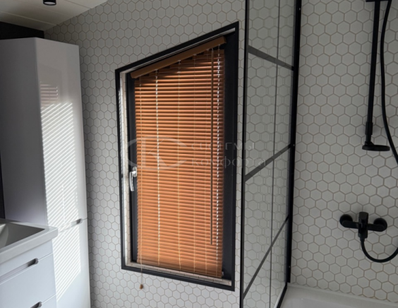 Портфолио жалюзи на треугольные окна